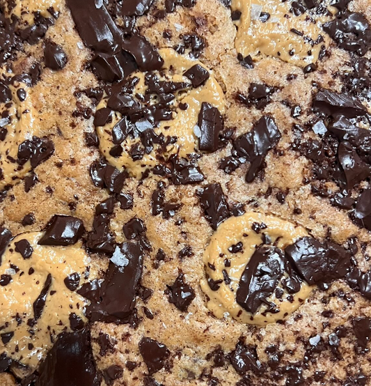 Peanut Butter Chocolate Chip Blondies